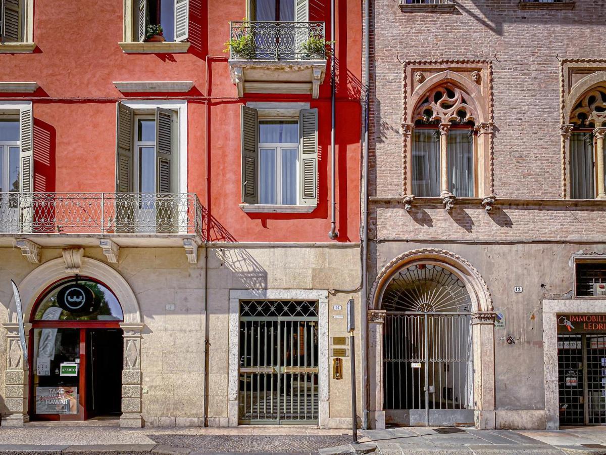 Tra Piazza Erbe E Piazza Bra Raffinata Maison Hotell Verona Exteriör bild